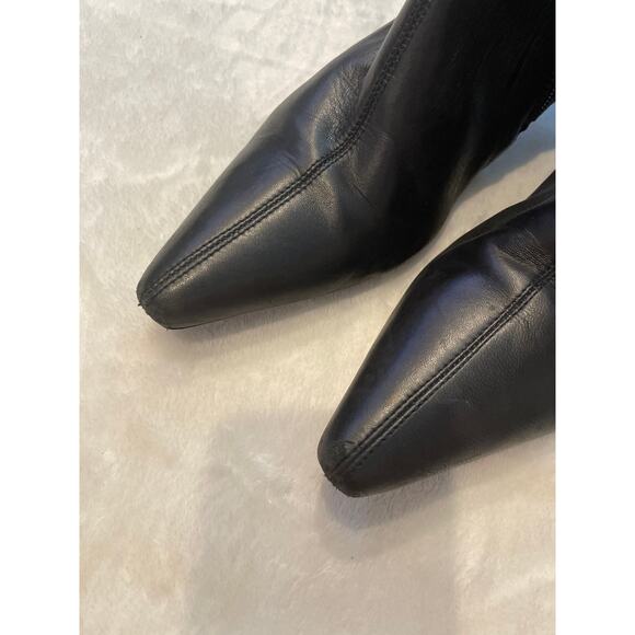 PRADA Smooth Leather Ankle Heeled Boots 38 8 Square Toe Kitten Heel Black Bootie - Picture 2 of 9